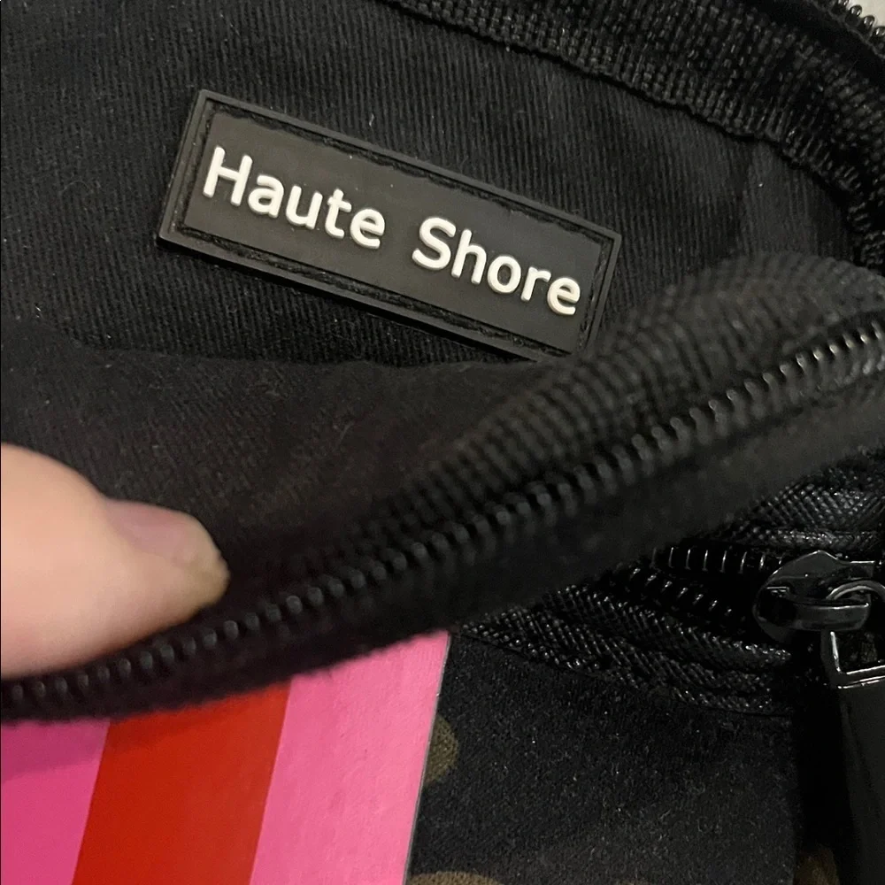 HAUTE SHORE compact crossbody